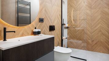 Secador de pelo, toallas