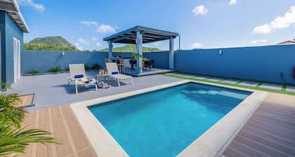 Casa HooibergPrivate Pool,Gazebo & Near Beaches