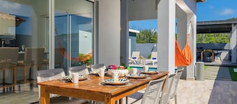 Casa Hooiberg Private Pool,Gazebo & Near Beaches