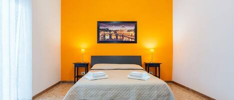 2 bedrooms, iron/ironing board, travel cot, WiFi