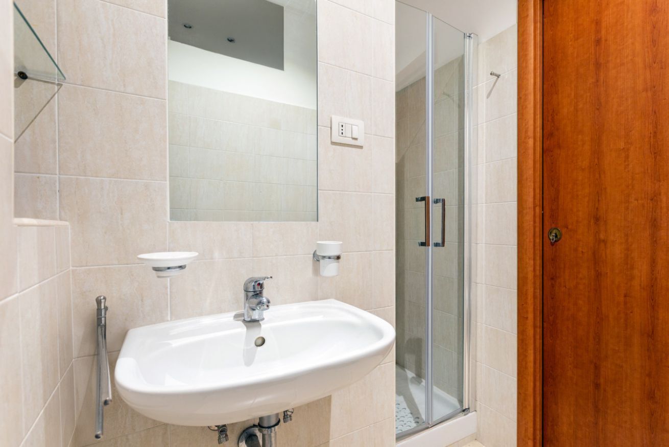 Doccia, asciugacapelli, bidet, asciugamani