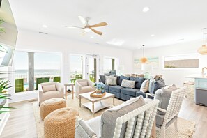 Smart-TV, Kamin, Videospiele, Tischtennisplatte