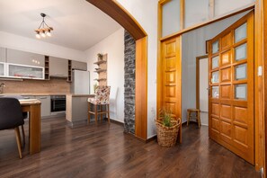 Fridge, microwave, oven, dishwasher