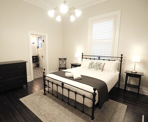 4 bedrooms, desk, iron/ironing board, WiFi