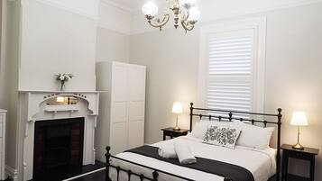 4 bedrooms, desk, iron/ironing board, WiFi