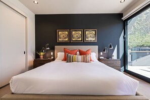 5 bedrooms, travel crib, free WiFi, bed sheets - Spectacular Resort-Style Oasis by Rather Be Properties (Palm Springs)