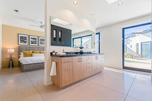 5 bedrooms, travel cot, free WiFi, bed sheets