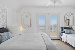 4 bedrooms, desk, free WiFi, bed sheets