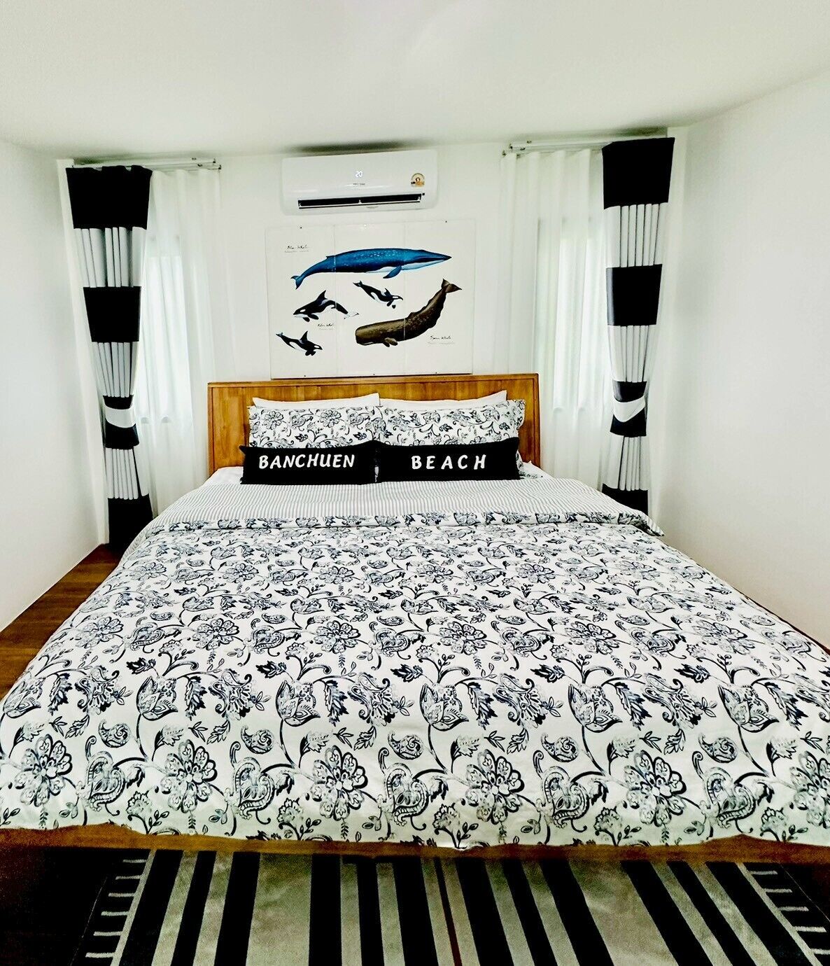 Basic Double Room, 1 King Bed, Air conditioning | Free WiFi, bed sheets