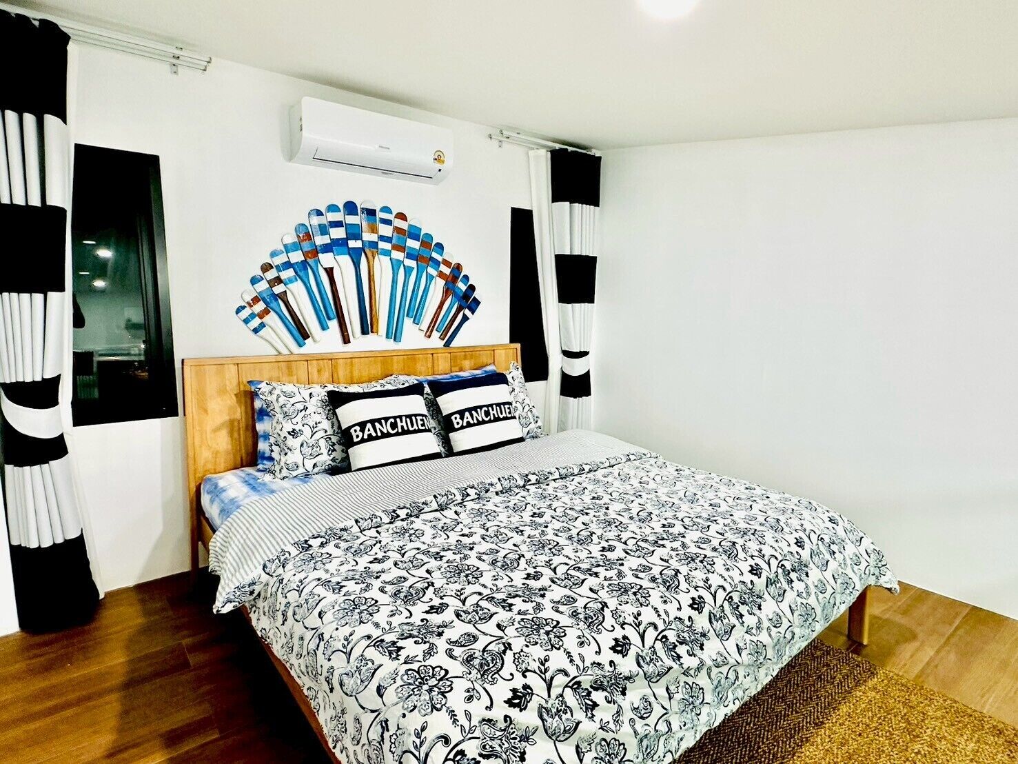 واي فاي مجانًا وملاءات أسرّة