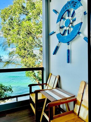 Basic Double Room, 1 King Bed, Air conditioning | Living area - Hello Banchuen Beach (Khlong Yai)