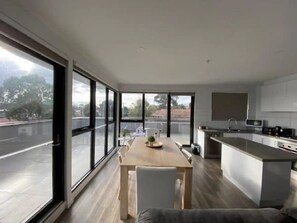 Dining - Penthouse, top level, open plan, quiet, clean, lge balcony, near Hospitals & Uni (Heidelberg Heights)