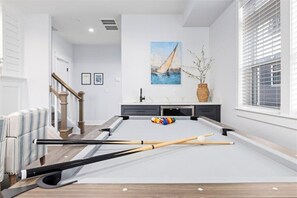 Games room - 5 BR Townhome, Parking, Elevator (Margate City)