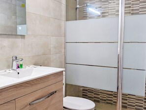 Hair dryer, towels