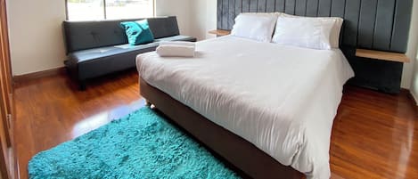 8 bedrooms, iron/ironing board, free WiFi, bed sheets