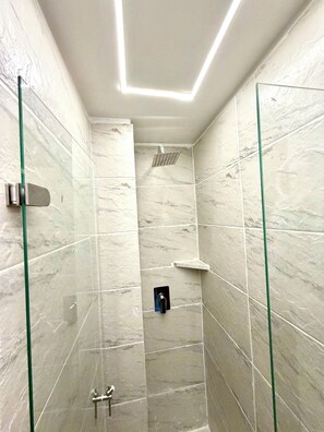 Shower, hair dryer, towels, soap - 2 Grand Penthouses 30 meters from Unicentro Norte Bogota (Bogotá)