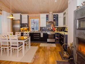 Fridge, microwave, dishwasher, cookware/dishes/utensils