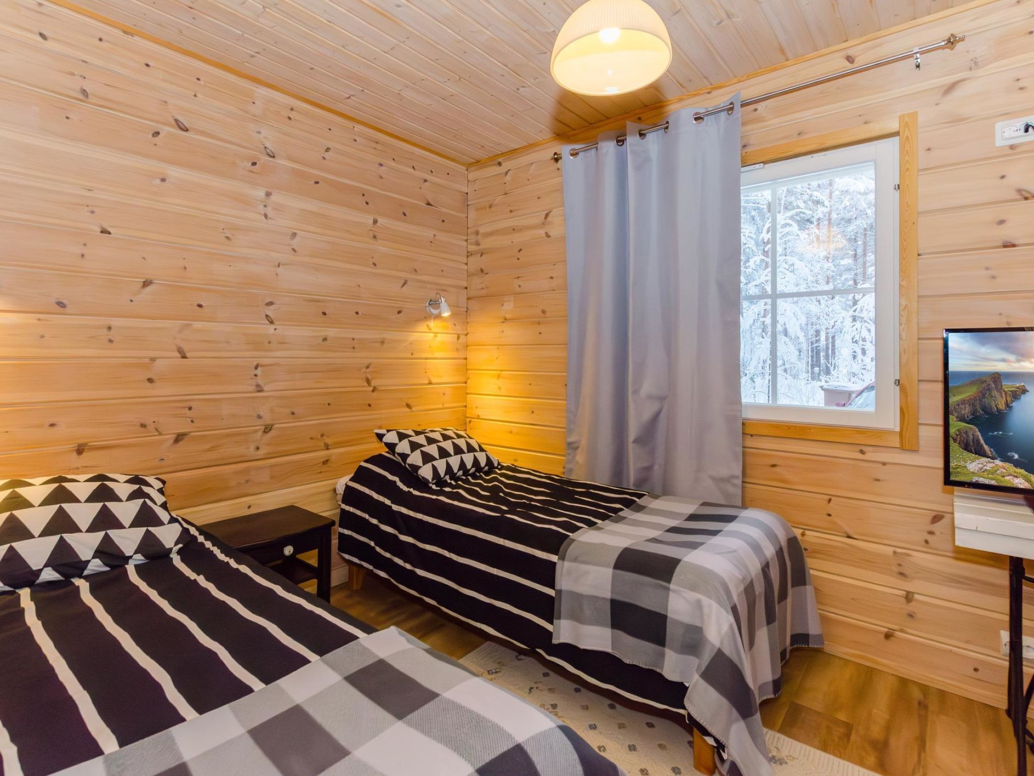2 Schlafzimmer, Schreibtisch, Reisekinderbett, Internetzugang