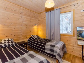 2 soveværelser, skrivebord, weekendseng, internetforbindelse