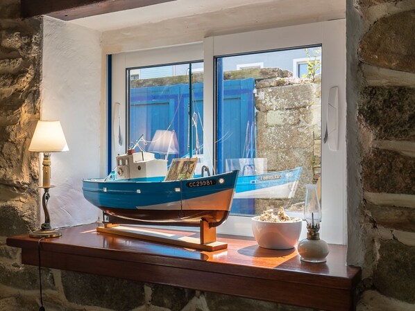 المنشأة من الداخل