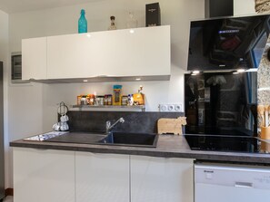 Fridge, microwave, oven, dishwasher