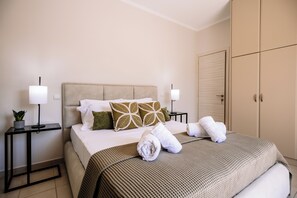 3 soveværelser, pengeskab på værelset, strygejern/strygebræt