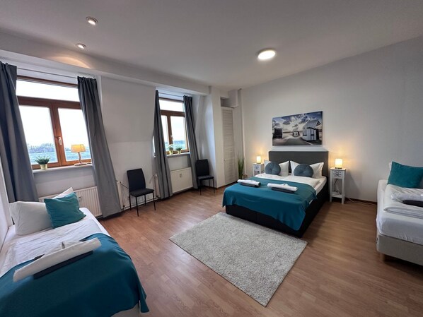 1 bedroom, iron/ironing board, WiFi, bed sheets - Hafenkante - Holiday apartment with free WLAN and parking - Holiday apartment (Rostock)