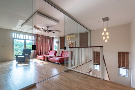 华丽别墅, 多间卧室, 私人游泳池 | 起居区. 查龙私人泳池别墅