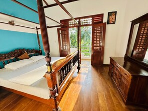 Luxe villa, roken, uitzicht op tuin | 4 slaapkamers, verduisterende gordijnen, geluiddichte muren