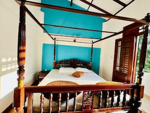 4 bedrooms, blackout curtains, soundproofing, iron/ironing board - Villa Gajeru Walawwa by W Lanka (Balapitiya)