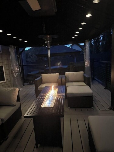 King Bed | Jacuzzi | Fast Wi-Fi