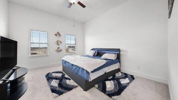 3 bedrooms, iron/ironing board, free WiFi, bed sheets