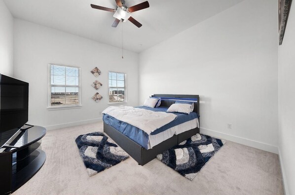 3 bedrooms, iron/ironing board, free WiFi, bed sheets