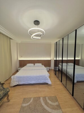 3 chambres, fer et planche à repasser, Wi-Fi, draps fournis