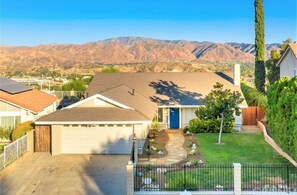 Exterior - Santa Clarita Pool Home with a View, Centrally Located, Live-In Ready, One Story (Santa Clarita)