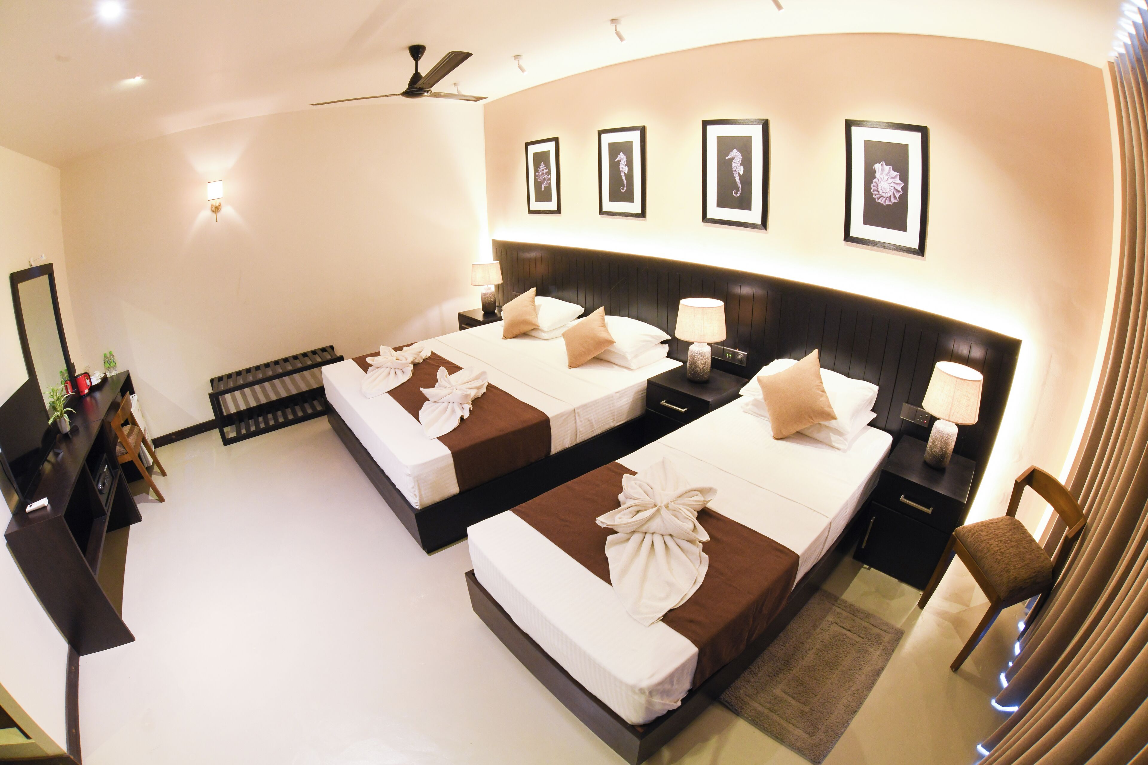 Chambre Triple Familiale, balcon, vue jardin