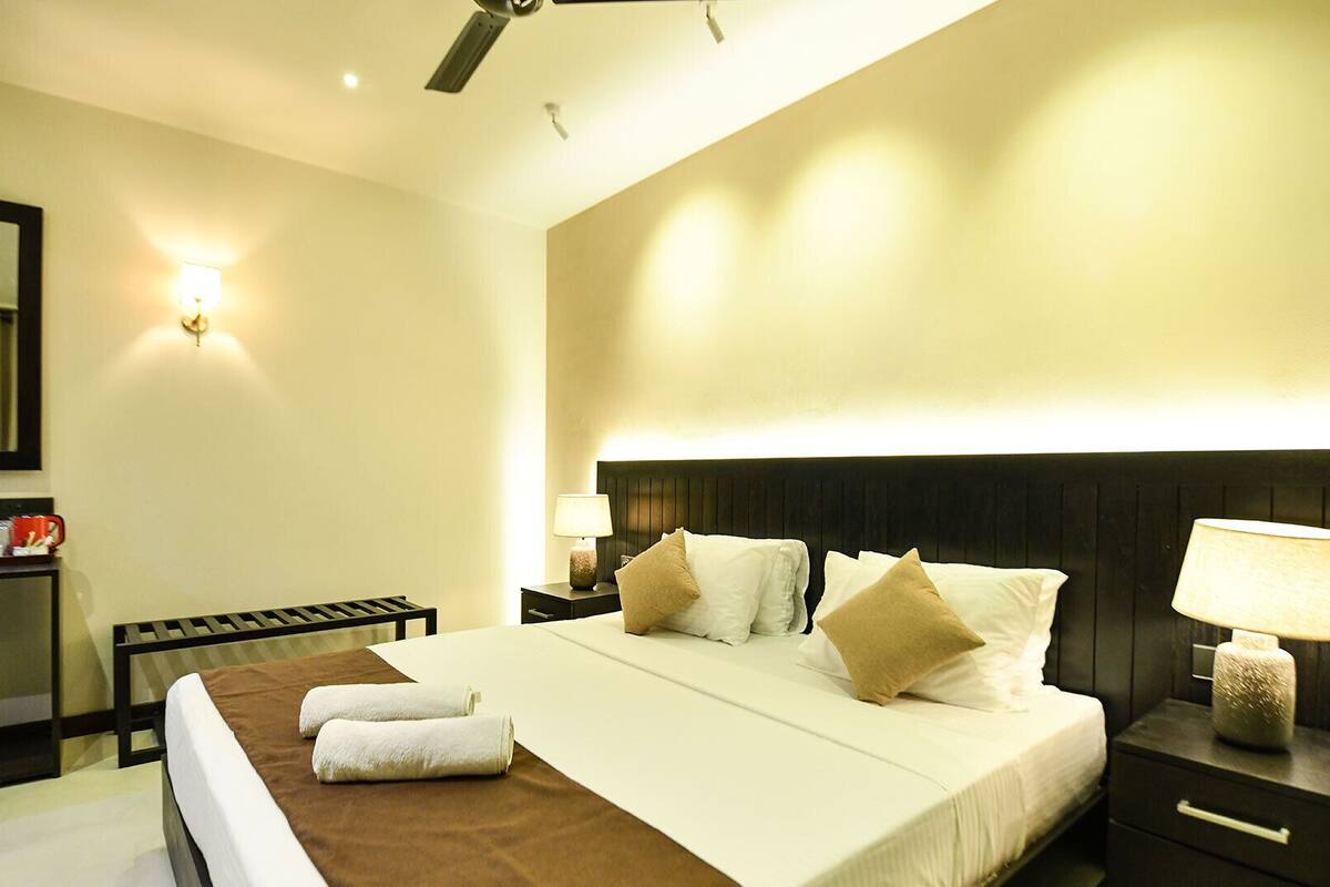 Deluxe Double Room, Balcony, Pool View | 1 bedroom, desk, free WiFi, bed sheets
