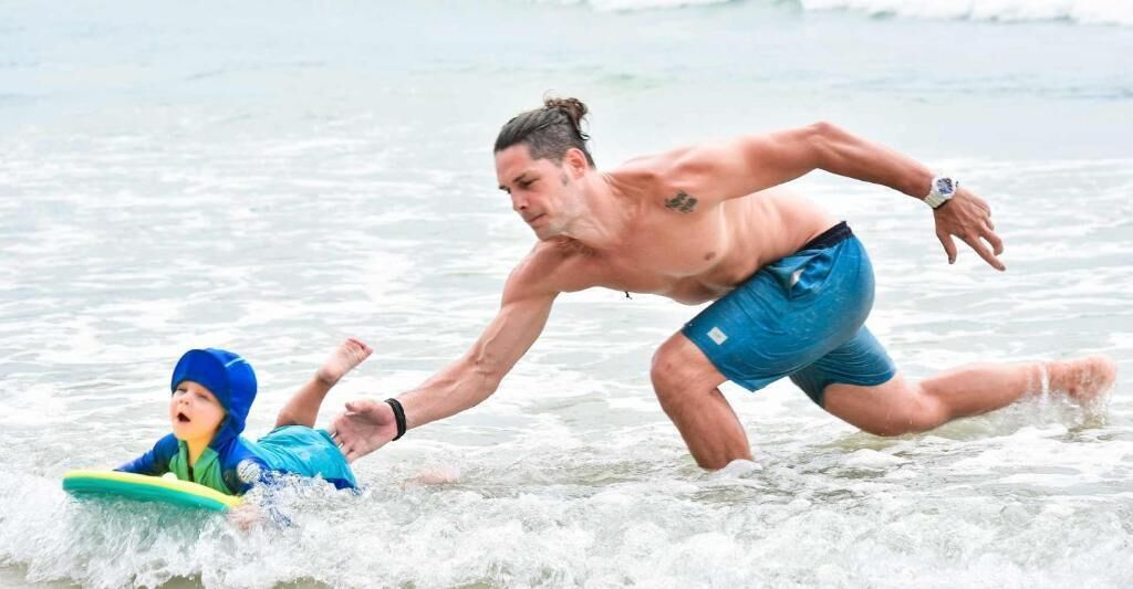 Surfing/bodyboarding