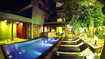 Kolam renang terbuka