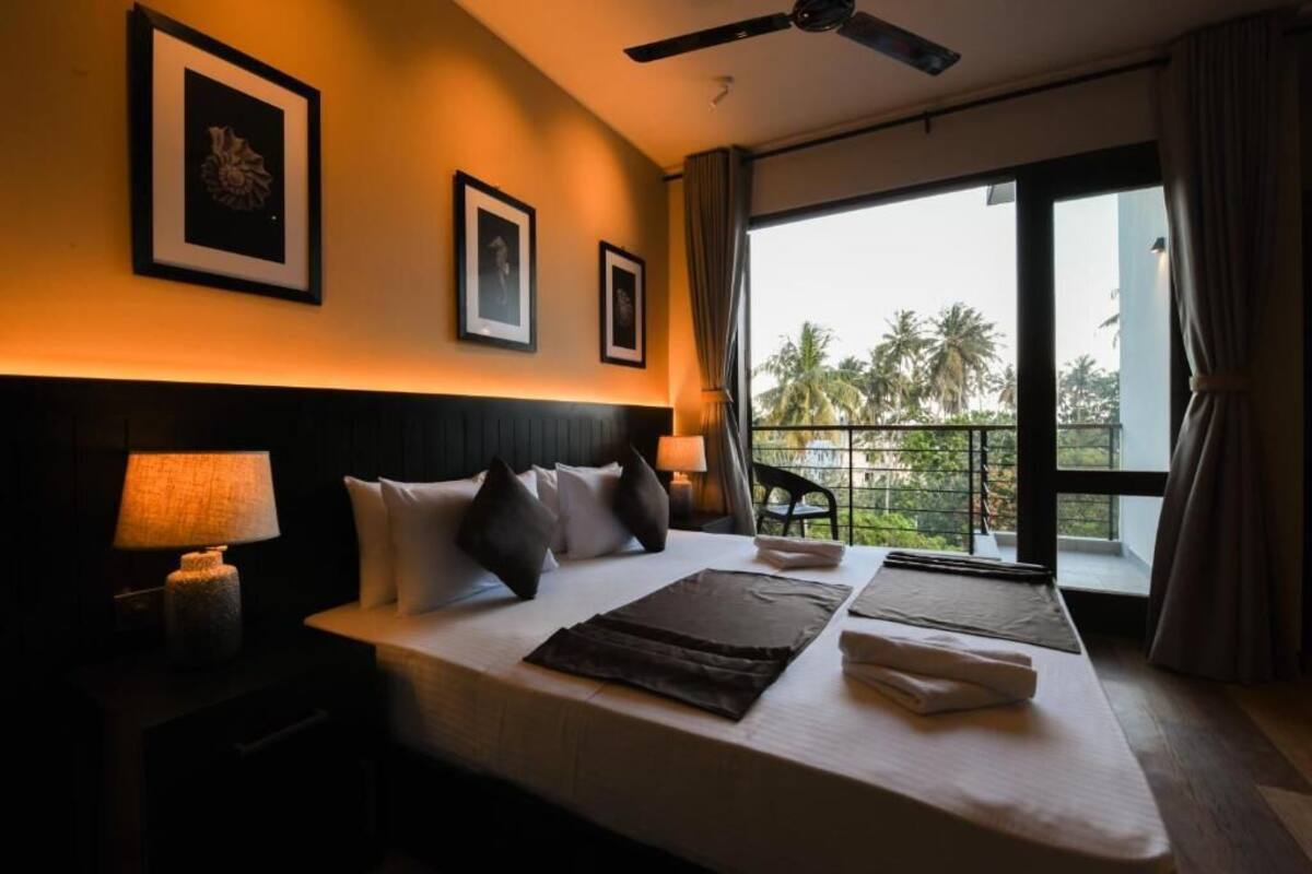 Superior Double Room, Garden View | 1 bedroom, desk, free WiFi, bed sheets