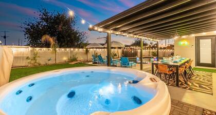 Luxury Gatsby Hideaway - Heated Pool, Hot Tub, Game Room, Fire Pit Near Old Town