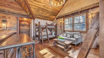 Fernseher, Kamin, Videospiele, Arbeitsbereiche