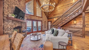 Fernseher, Kamin, Videospiele, Arbeitsbereiche