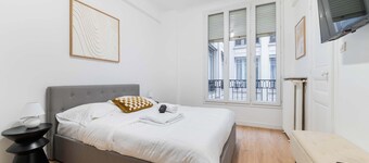 Studio elegant sacre coeur metro anvers - Paris 18 -2P