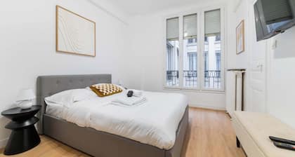 Studio elegant sacre coeur metro anvers - Paris 18 -2P