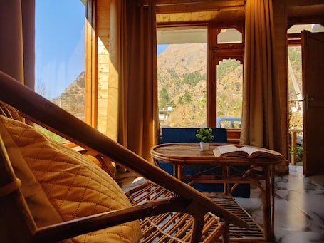 Superior Room | Blackout drapes, free WiFi