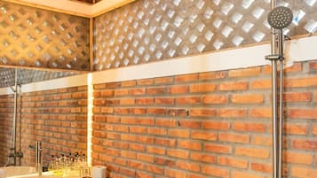 Shower, hair dryer, bathrobes, slippers