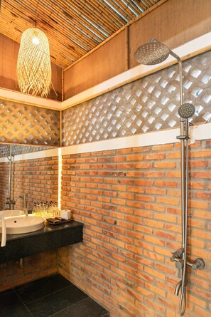 Shower, hair dryer, bathrobes, slippers - The Thousand Village (Phan Thiet)