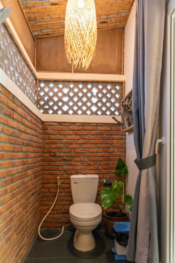 Shower, hair dryer, bathrobes, slippers - The Thousand Village (Phan Thiet)