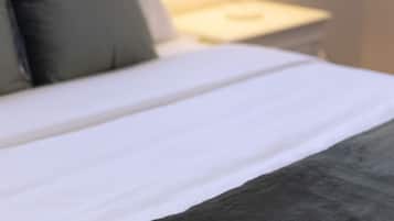 4 habitaciones, tabla de planchar con plancha, wifi y ropa de cama